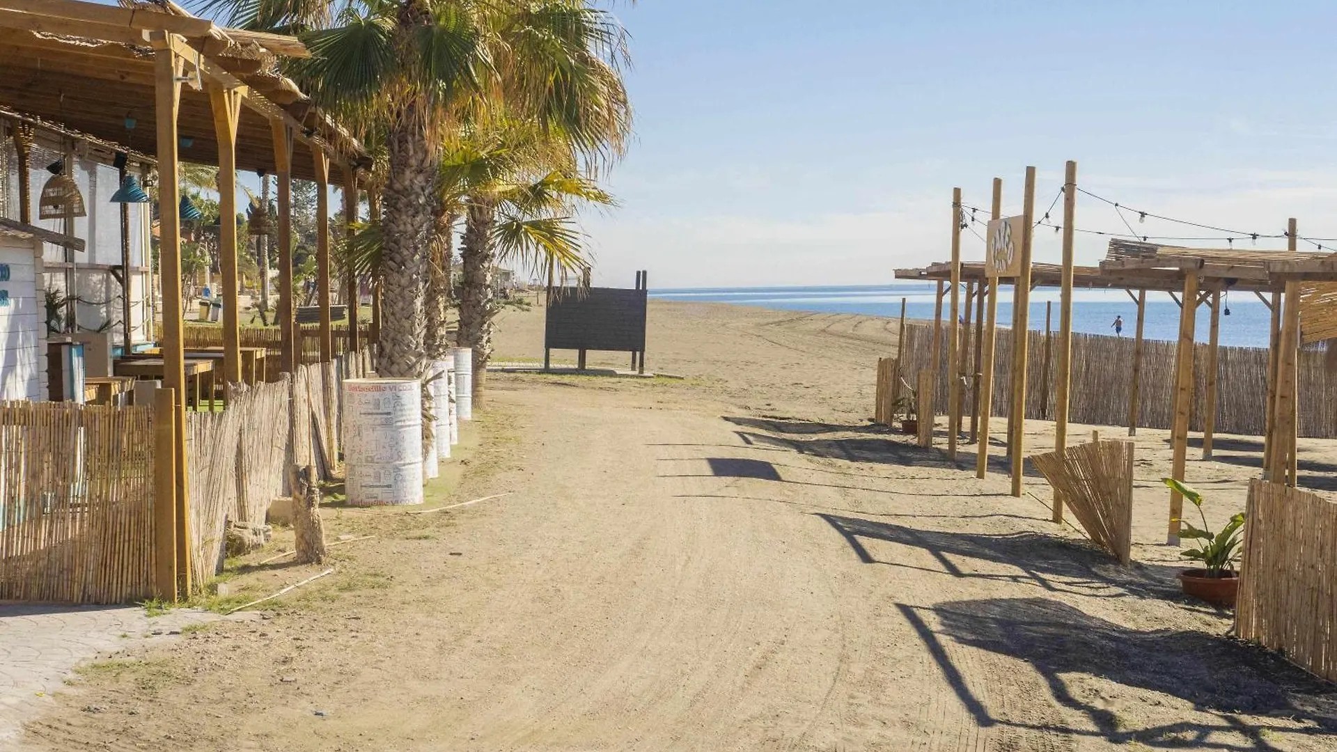 Apartamento Piscina y Parking en la Playa Rincón de la Victoria