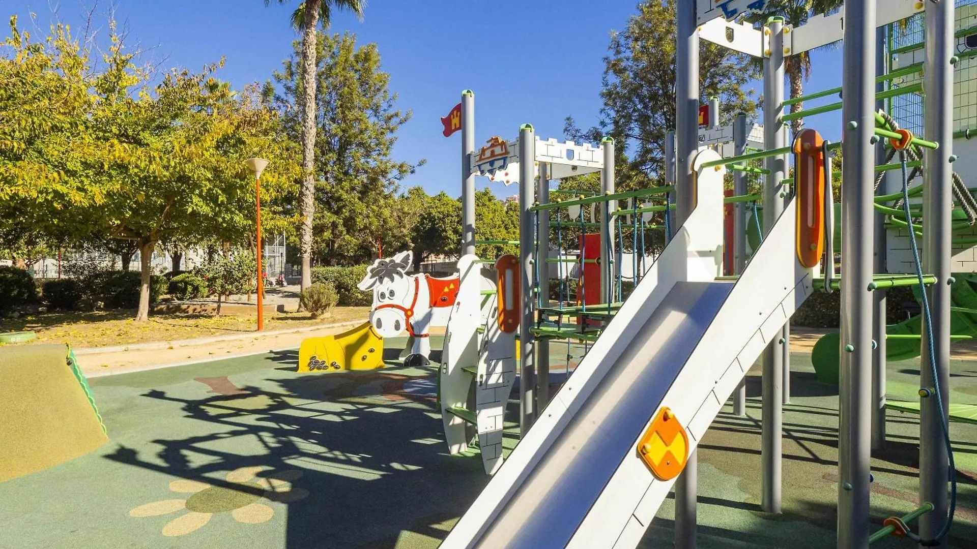 Apartamento Piscina y Parking en la Playa Rincón de la Victoria